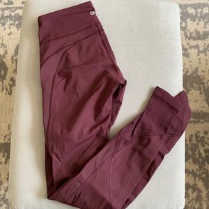 Lululemon leggings (size 4), burgundy, worn once.